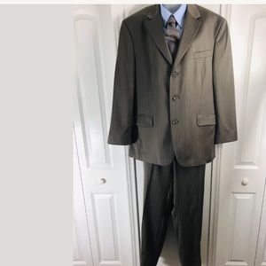 STAFFORD two piece Super Suit Brown PinStripe 44S